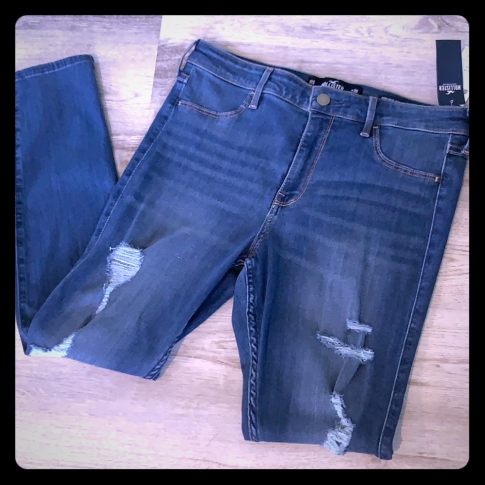 ~NEW~Hollister high-rise ripped Jean jeggings. NWT